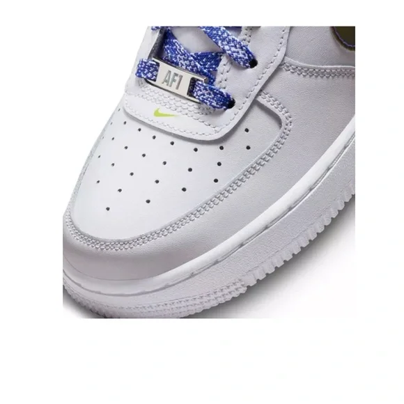 Nike LV8 - Picture 6 of 13